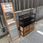 千葉県印西市での不用品回収の作業写真（ラック棚、姿見）