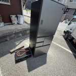 千葉県東金市での不用品回収の作業写真（冷蔵庫、ガスコンロ）