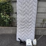 千葉県船橋市での不用品回収の作業写真（マットレス、ケトル、炊飯器、掃除機）