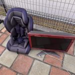 千葉県印西市での不用品回収の作業写真（TV、チャイルドシート）