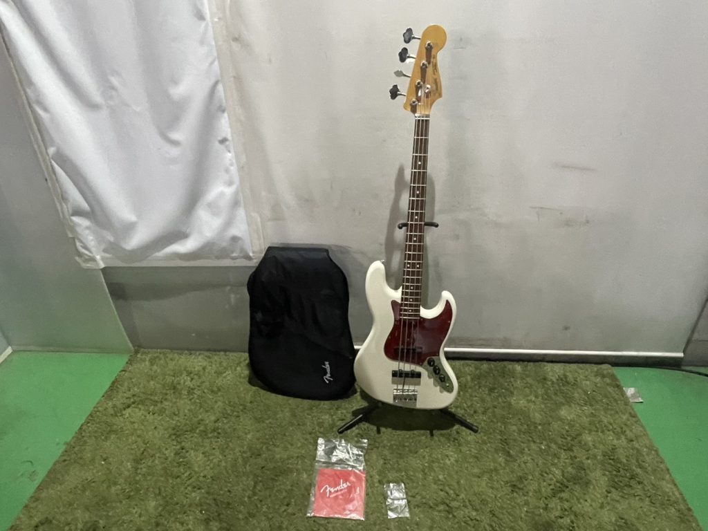 埼玉県蕨市で出張買取したFender Made in Japanの弦楽器（美品）の買取事例写真