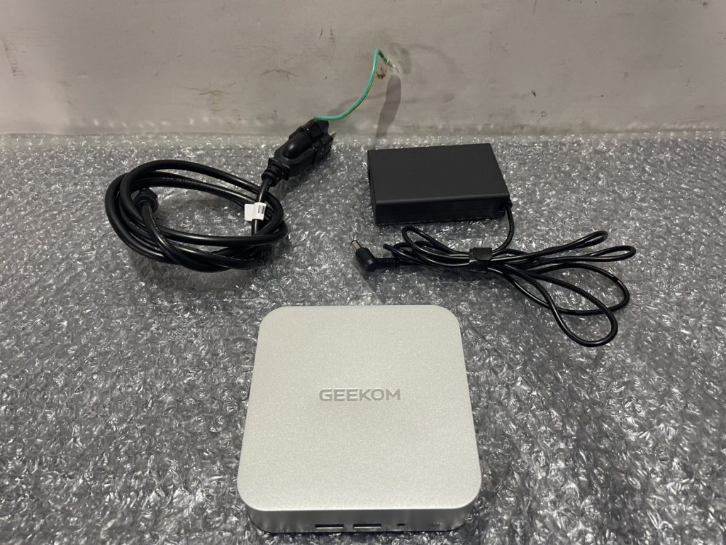 千葉県松戸市で出張買取したGEEKOM ギコムのPCの買取事例写真