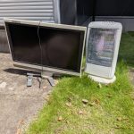 千葉県船橋市での不用品回収の作業写真（テレビ、ヒーター）
