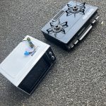 千葉県市川市での不用品回収の作業写真（電子レンジ、ガスコンロ）