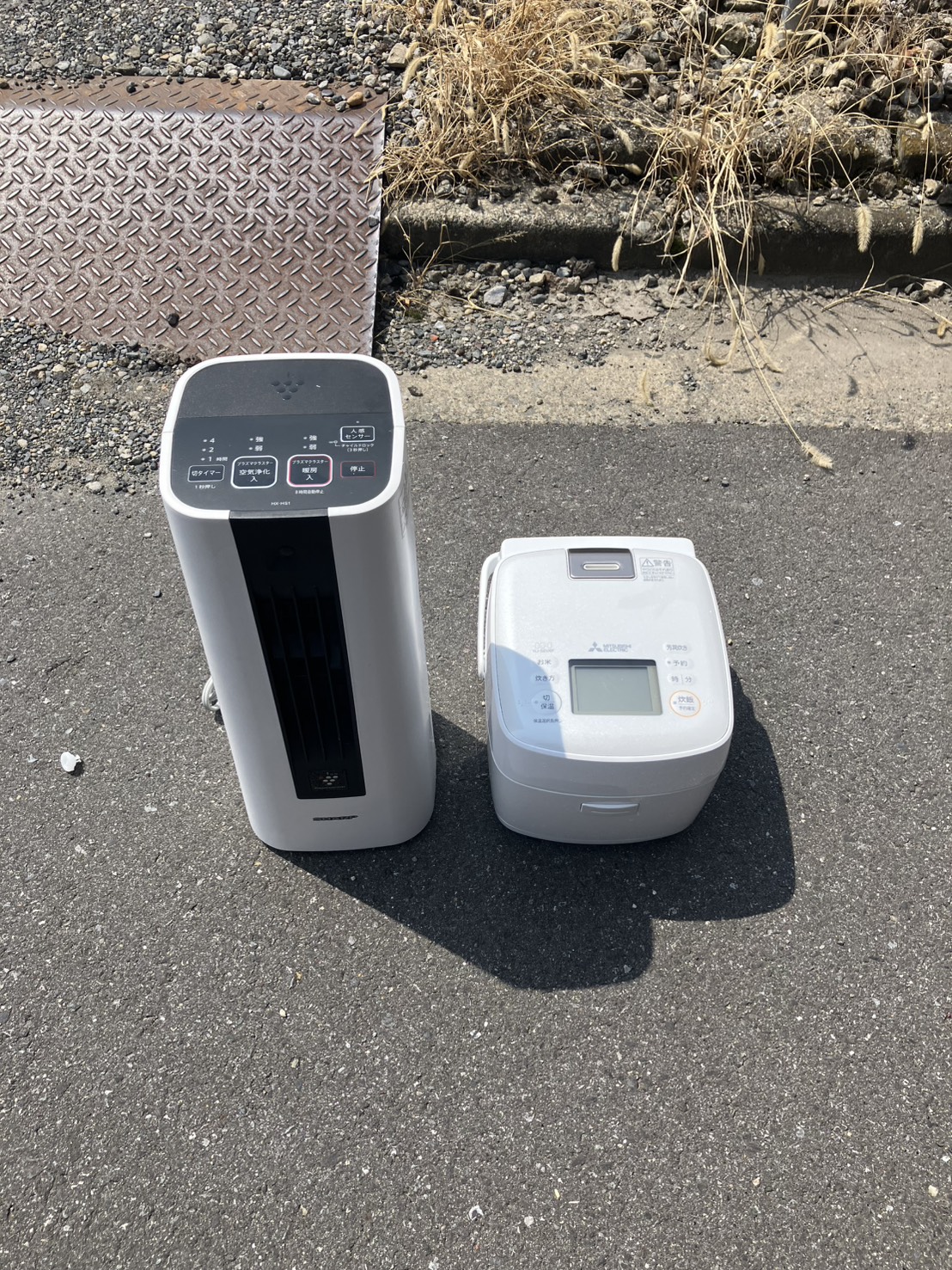 千葉県船橋市での不用品回収の作業写真（ファンヒーター、炊飯器）