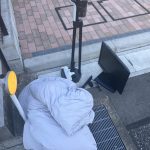 千葉県千葉市花見川区での不用品回収の作業写真（羽毛布団、テレビ、掃除機）