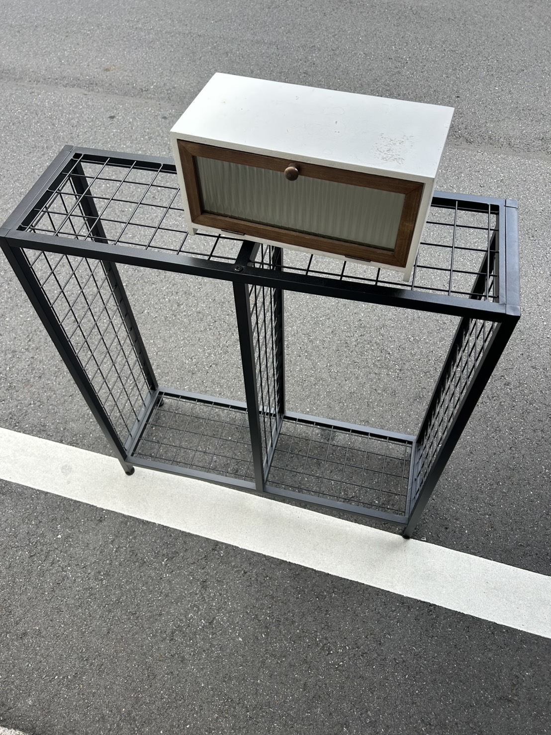 千葉県柏市での不用品回収の作業写真（ラック、キャビネット）