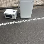 千葉県千葉市での不用品回収の作業写真（洗濯機、冷蔵庫、電子レンジ）