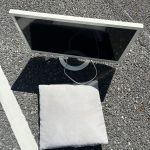 千葉県市川市での不用品回収の作業写真（TV、クッション）