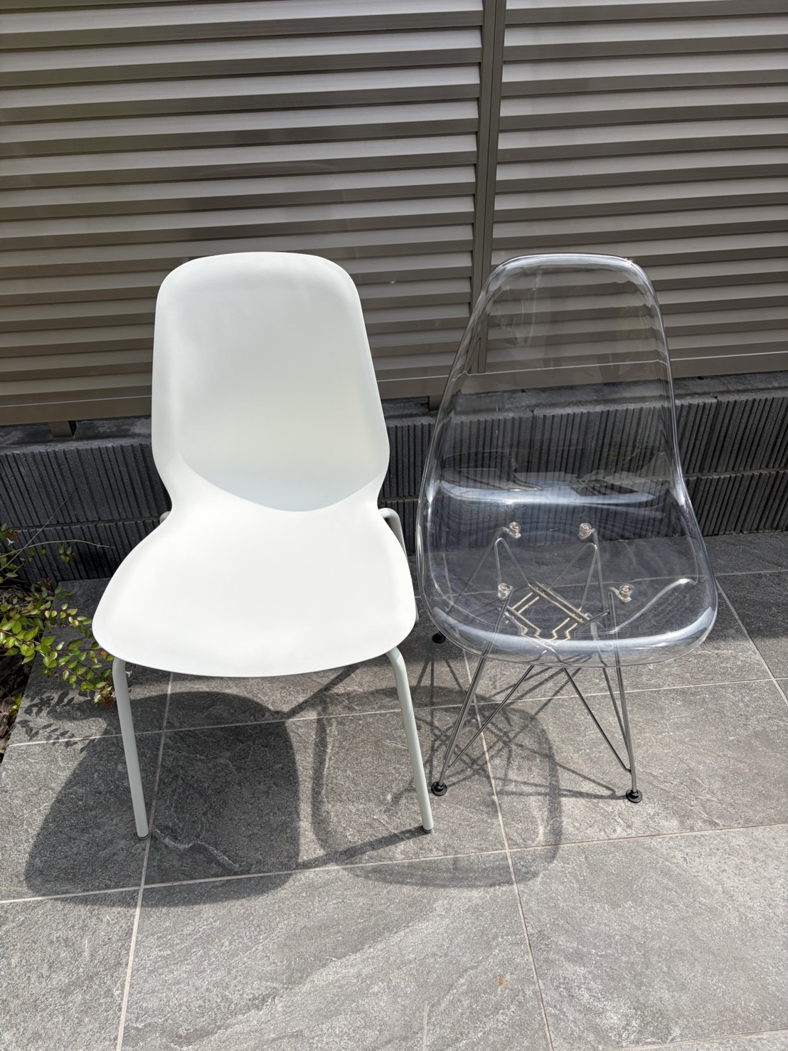 東京都江東区での不用品回収の作業写真（イス×2）