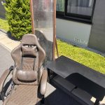 千葉県四街道市での不用品回収の作業写真（鏡、ゲーミングチェア、ローテーブル）