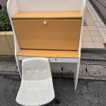 千葉県柏市での不用品回収の作業写真（ライディングデスク、椅子）
