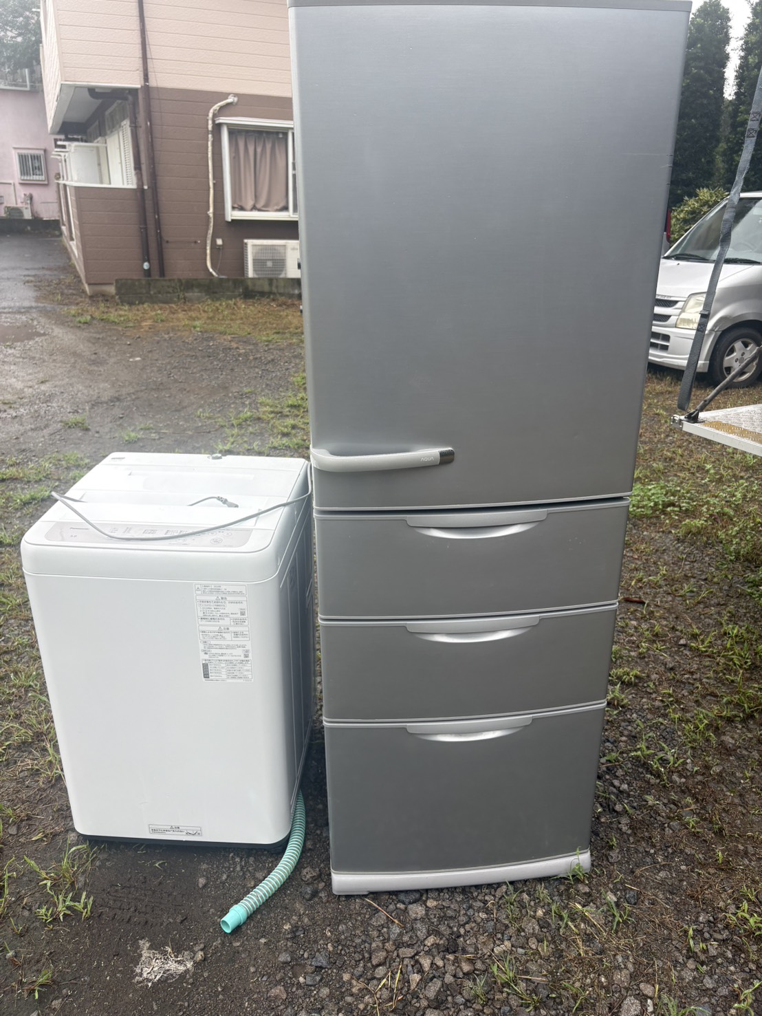 千葉県八街市での不用品回収の作業写真（洗濯機、冷蔵庫）