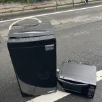 千葉県佐倉市での不用品回収の作業写真（洗濯機、電子レンジ）