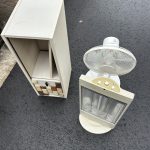 千葉県船橋市での不用品回収の作業写真（テレビ台、小家電×2）