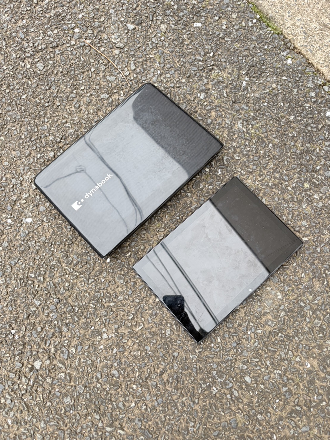 千葉県浦安市での不用品回収の作業写真（PC(小)、タブレット）