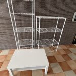 千葉県市原市での不用品回収の作業写真（ローテーブル、スチールラック×2）