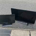 千葉県千葉市稲毛区での不用品回収の作業写真（TV×2）