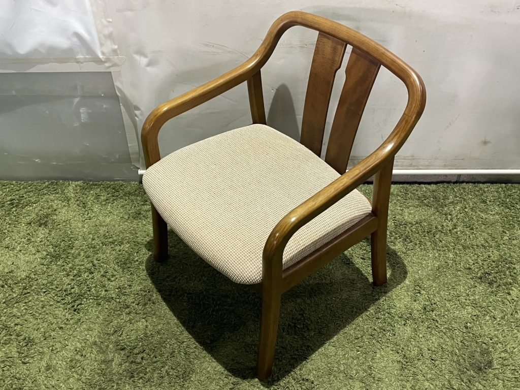 埼玉県蕨市で出張買取したKarimoku オールドカリモクのチェアの買取事例写真