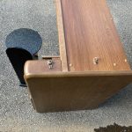 千葉県松戸市での不用品回収の作業写真（勉強机、棚）
